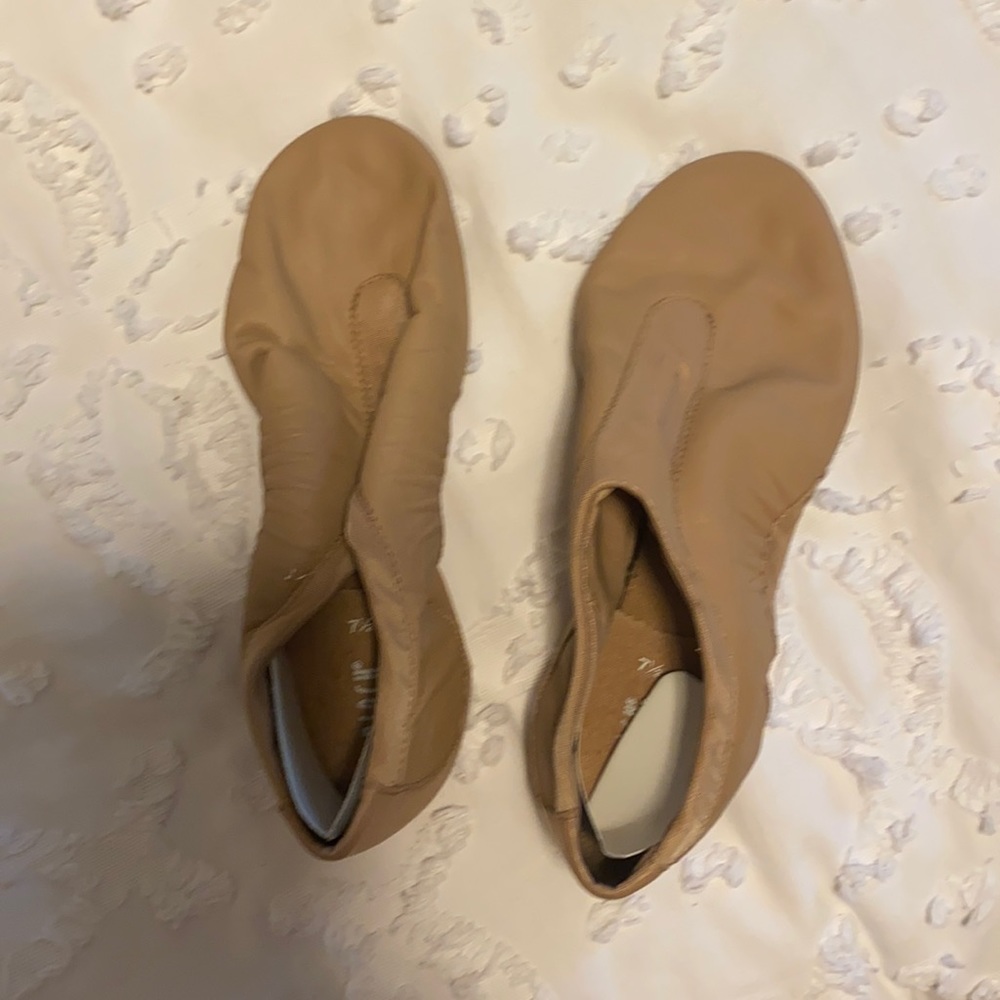 BLOCH tan jazz shoes